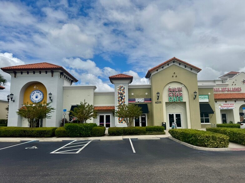 4011 Tampa Rd, Oldsmar, FL à louer - Photo de l’immeuble – Image 2 sur 15