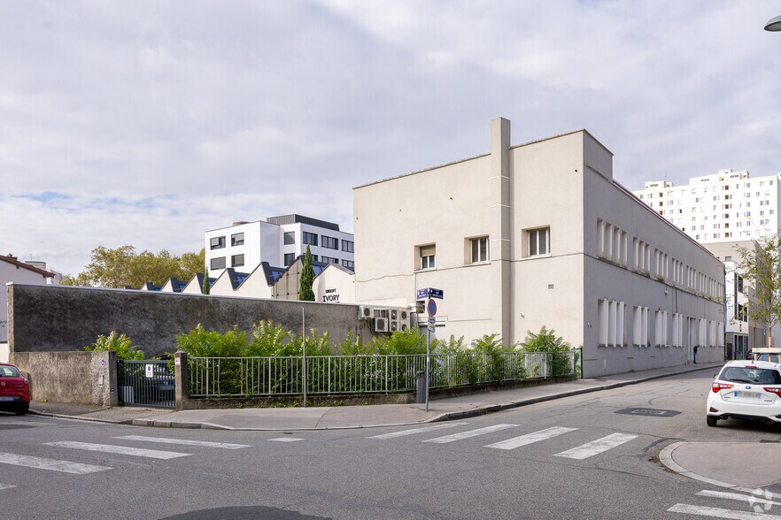 Bureau dans Villeurbanne à vendre - Photo principale – Image 1 sur 3