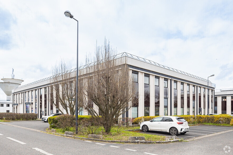 12 Avenue Du Québec, Villebon-sur-Yvette à louer - Photo de l’immeuble – Image 2 sur 2