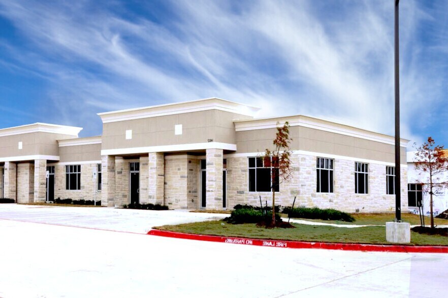 1402 S Custer Rd, McKinney, TX à louer - Photo de l’immeuble – Image 2 sur 12