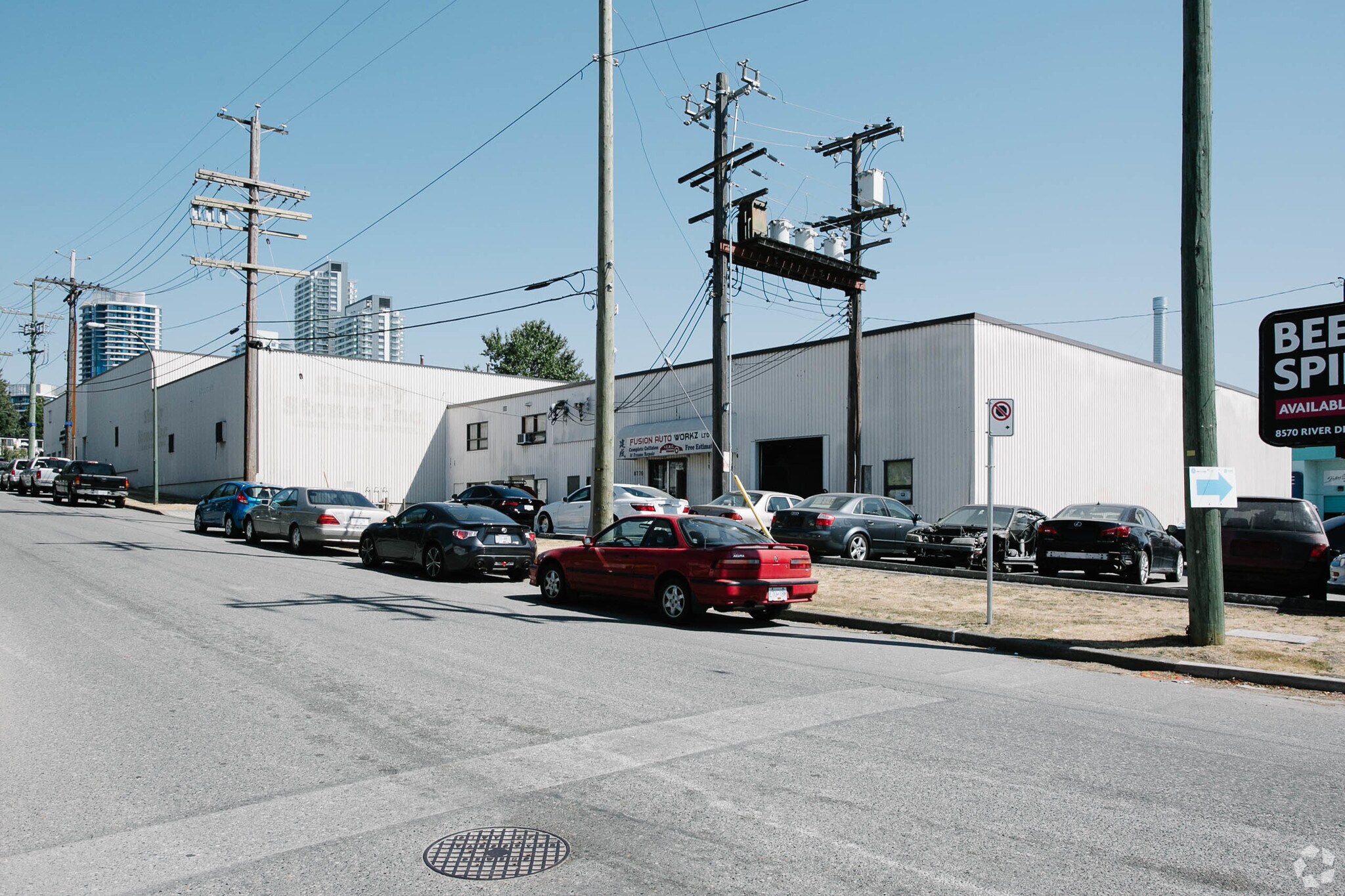 8730 Ash St, Vancouver, BC à louer Photo principale– Image 1 sur 13
