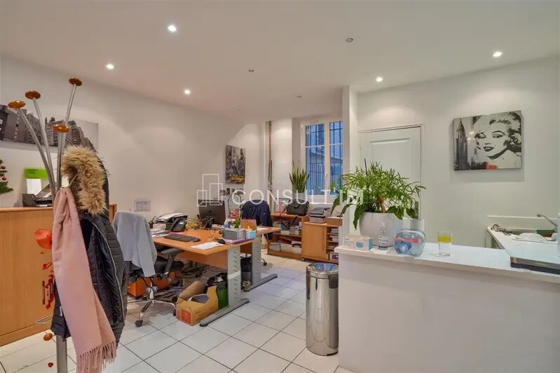 Local commercial dans Paris à vendre - Photo de l’immeuble – Image 2 sur 9