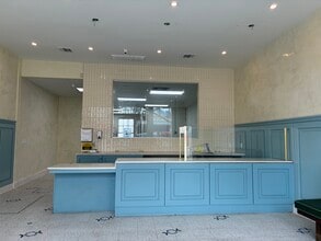 5158 Hollywood Blvd, Los Angeles, CA à louer Photo intérieure– Image 2 sur 11