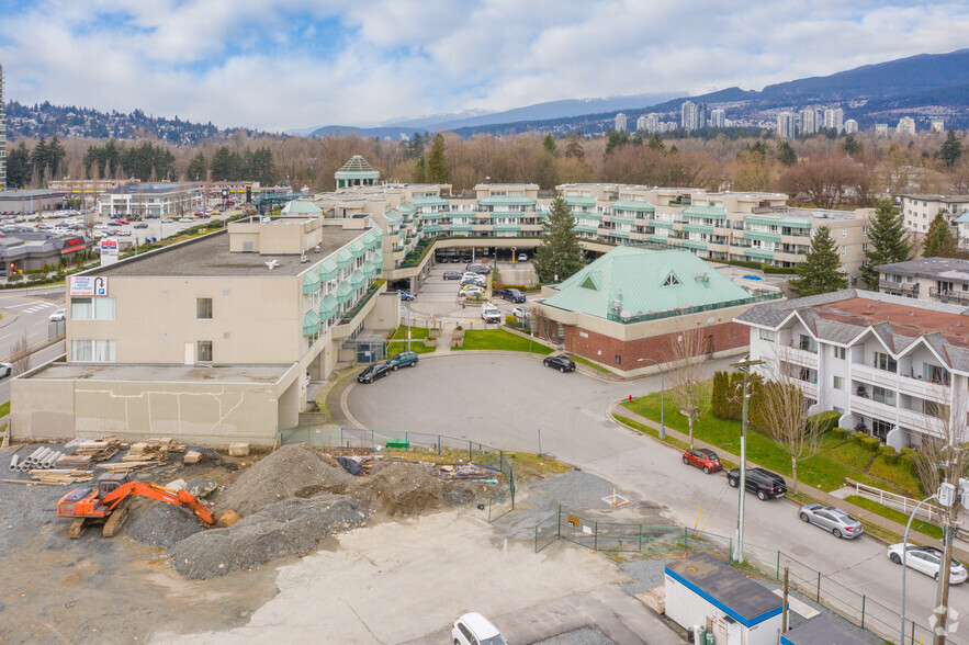 2099 Lougheed Hwy, Port Coquitlam, BC à vendre - Photo de l’immeuble – Image 3 sur 18
