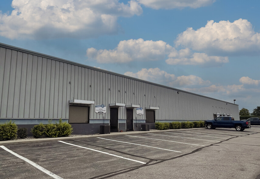 10645 Deme Dr, Indianapolis, IN à louer - Photo de l’immeuble – Image 3 sur 3
