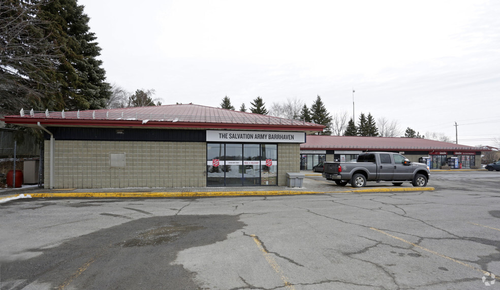 2201 Jockvale Rd, Nepean, ON à vendre - Photo de l’immeuble – Image 2 sur 4