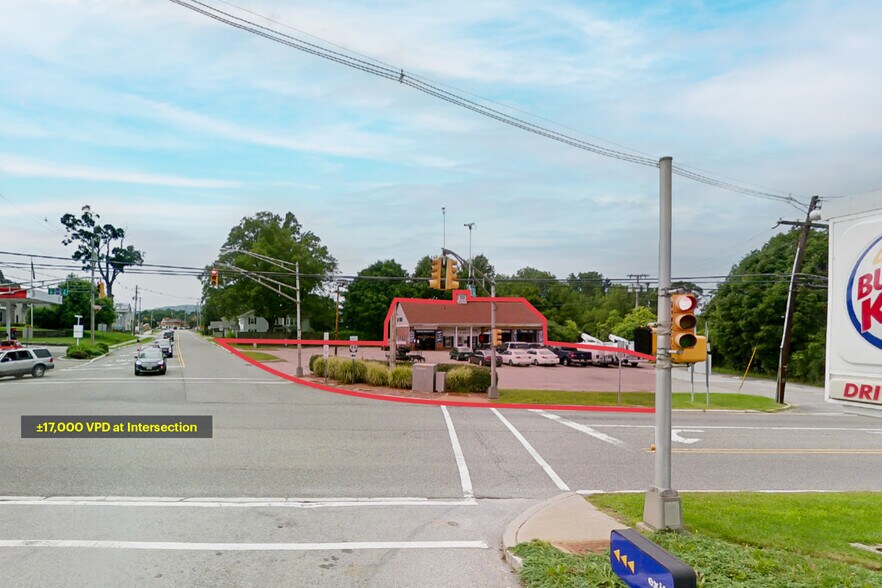 311 Route 94, Vernon, NJ à louer - Photo de l’immeuble – Image 1 sur 3