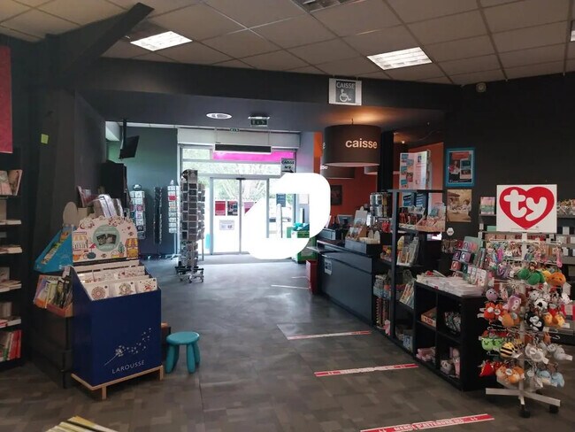 Plus de détails pour Local commercial à vendre