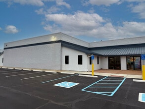 8716-8768 E 33rd St, Indianapolis, IN à louer Photo intérieure– Image 1 sur 7