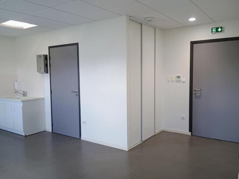 2 Rue Geneviève Antonioz De Gaulle, Saint-Vallier à louer - Photo intérieure – Image 1 sur 5