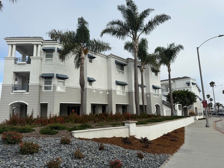 2600-2700 Newport Blvd, Newport Beach, CA à louer - Photo de l’immeuble – Image 1 sur 13