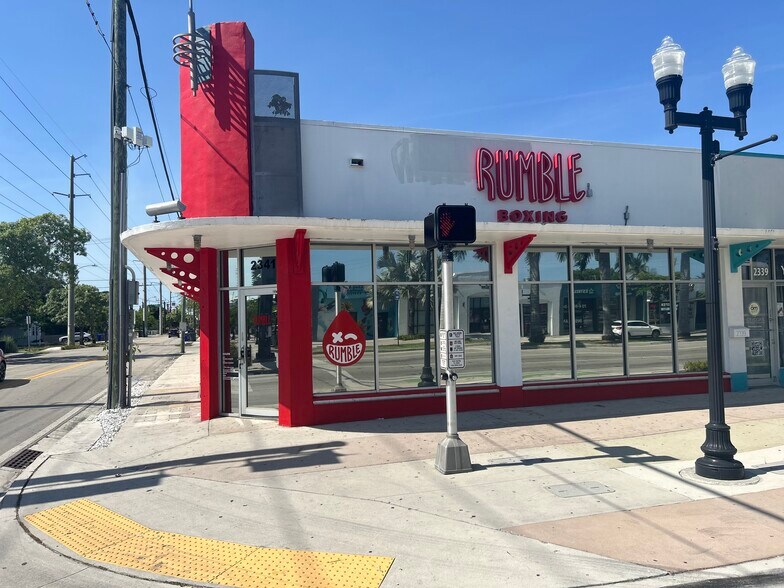 2341 Hollywood Blvd, Hollywood, FL à louer - Photo de l’immeuble – Image 3 sur 13