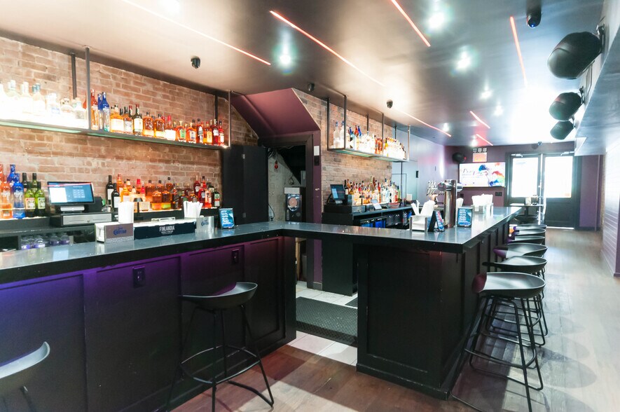 369 W 46th St, New York, NY à vendre - Photo de l’immeuble – Image 3 sur 25