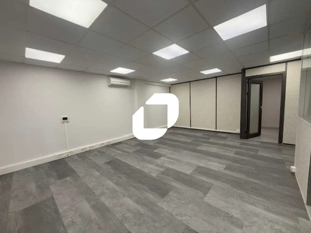 Bureau dans Marines à louer Photo de l’immeuble– Image 1 sur 10
