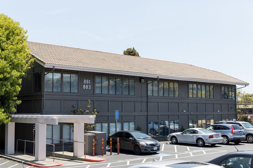 901-903 Sneath Ln, San Bruno, CA à louer - Photo de l’immeuble – Image 3 sur 6