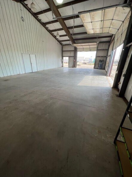 1051 N Price Rd, Pampa, TX à louer - Photo intérieure – Image 2 sur 20