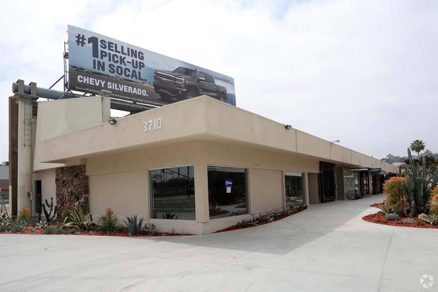 3710 W Martin Luther King Jr Blvd, Los Angeles, CA à louer - Photo de l’immeuble – Image 3 sur 5