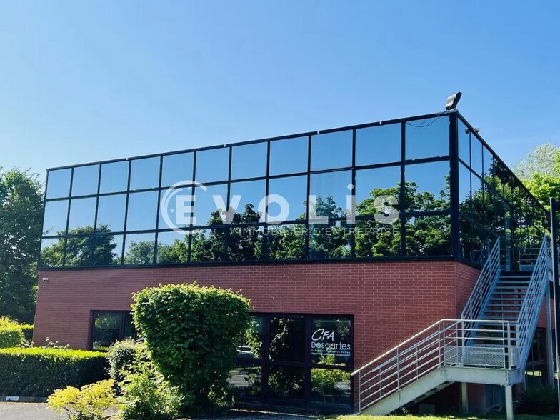 14 Rue Galilée, Champs-sur-Marne à louer - Photo de l’immeuble – Image 3 sur 8