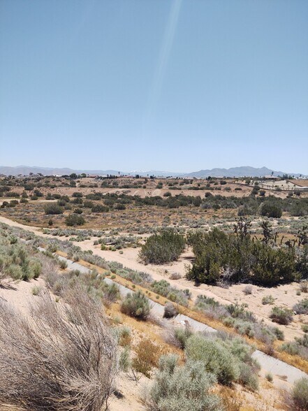 Ranchero Rd, Hesperia, CA à vendre - Photo de l’immeuble – Image 3 sur 5