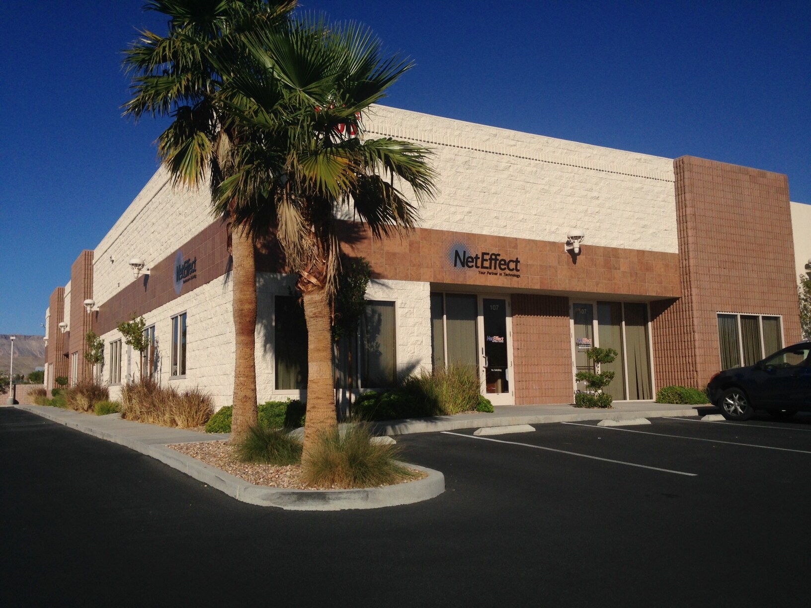 5575 S Durango Dr, Las Vegas, NV à louer Photo de l’immeuble– Image 1 sur 3
