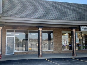 1210-1228 Towanda Ave, Bloomington, IL à louer Photo intérieure– Image 1 sur 8