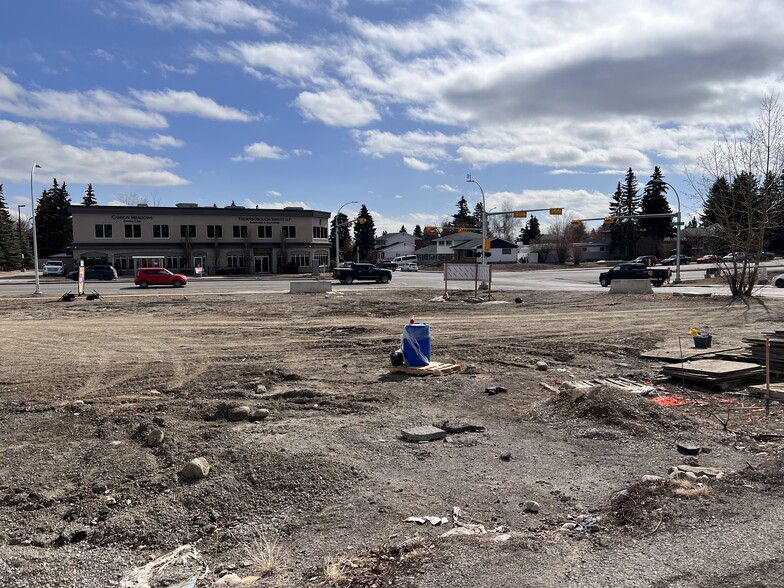 11625 Elbow Dr SW, Calgary, AB à louer - Photo de la construction – Image 2 sur 2