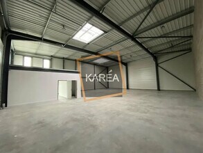 Local d’activités dans Bailly-Romainvilliers à louer Photo de l’immeuble– Image 1 sur 4