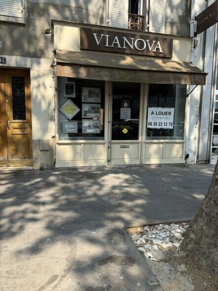 Local commercial dans Boulogne Billancourt à louer - Photo de l’immeuble – Image 1 sur 1