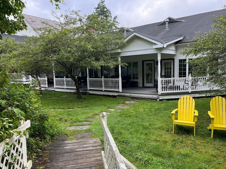 910 Cold Spring Rd, Williamstown, MA à vendre - Photo de l’immeuble – Image 3 sur 26