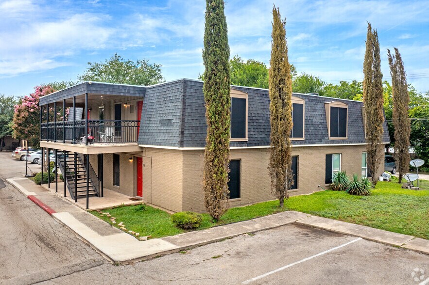1004 Allena Dr, San Antonio, TX à vendre - Photo principale – Image 1 sur 19