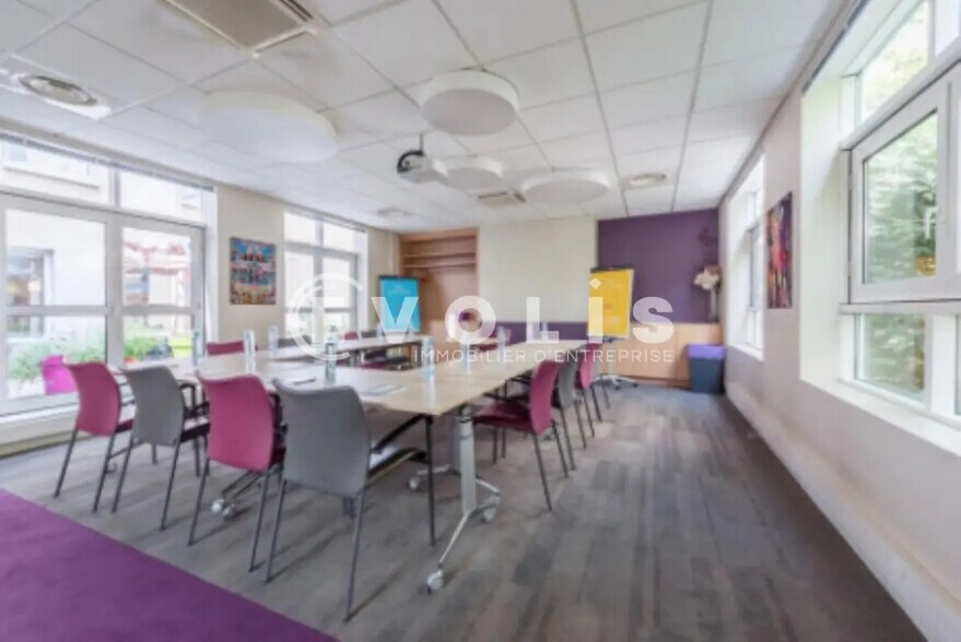 Bureau dans Neuilly-sur-Seine à louer - Photo de l’immeuble – Image 1 sur 12