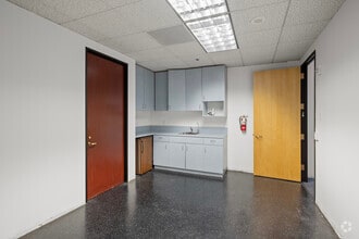 835 Wilshire Blvd, Los Angeles, CA à louer Photo intérieure– Image 2 sur 3