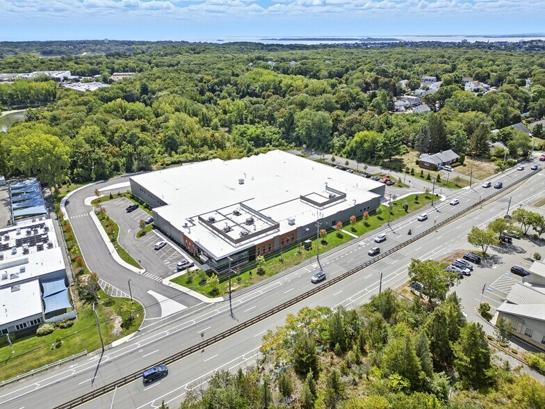 373 Highland Ave, Salem, MA à louer - Photo de l’immeuble – Image 2 sur 19