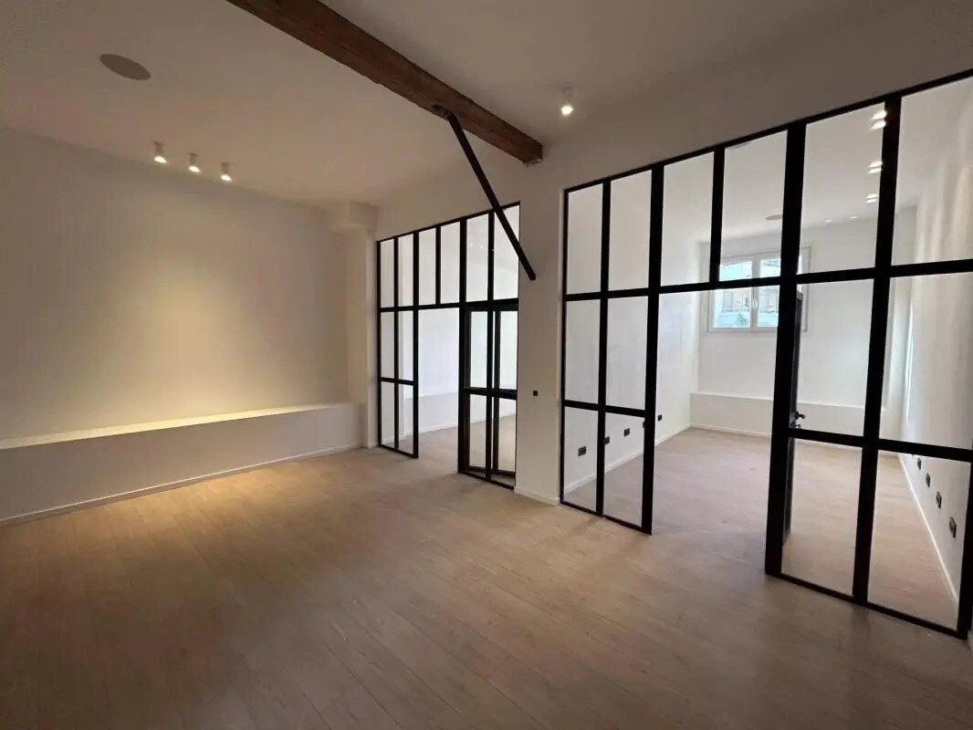 Local commercial dans Cannes à vendre Photo de l’immeuble– Image 1 sur 13