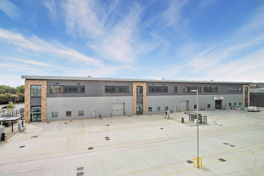 Willoughby Ln, Londres à louer - Photo de l’immeuble – Image 2 sur 10