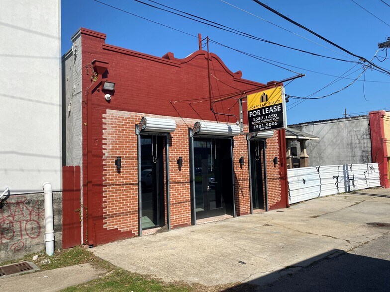 4321 S Claiborne Ave, New Orleans, LA à louer - Photo de l’immeuble – Image 1 sur 5