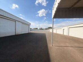 5610 Southwest Fwy, Houston, TX à louer Photo de l’immeuble– Image 1 sur 5