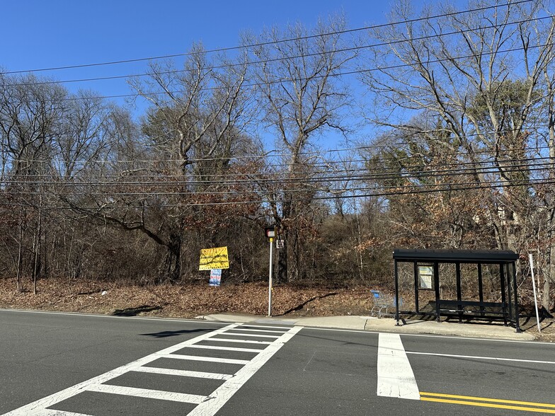 Crooked Hill Rd, Commack, NY à vendre - Autre – Image 3 sur 4