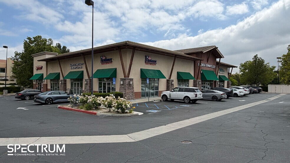25802 Hemingway Ave, Stevenson Ranch, CA à louer - Photo de l’immeuble – Image 2 sur 25