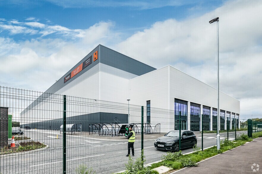 420 Omega W, Warrington à vendre - Photo principale – Image 1 sur 1