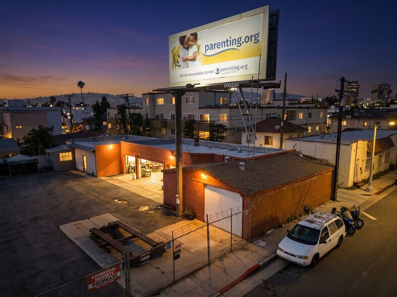 959 Gower St, Los Angeles, CA à louer - Photo de l’immeuble – Image 3 sur 32
