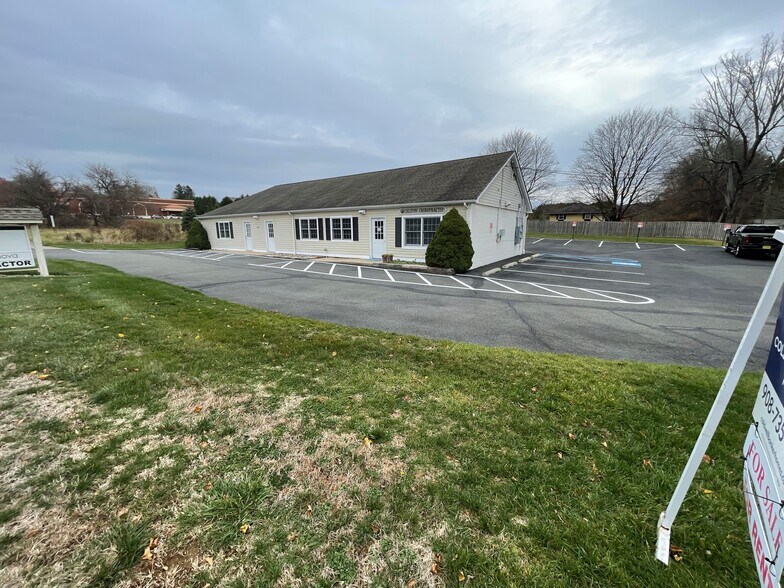 420 County Road 513, Califon, NJ à vendre - Photo de l’immeuble – Image 2 sur 8