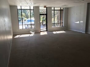 5022 W Fairfield Dr, Pensacola, FL à louer Photo intérieure– Image 1 sur 6