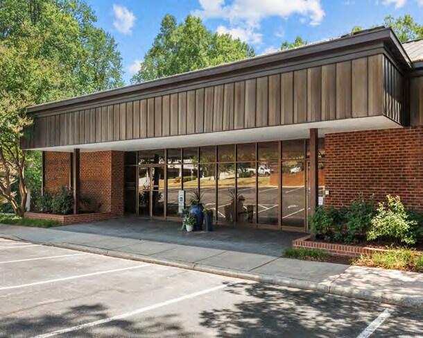 2310 Myron Dr, Raleigh, NC à louer - Photo de l’immeuble – Image 3 sur 11