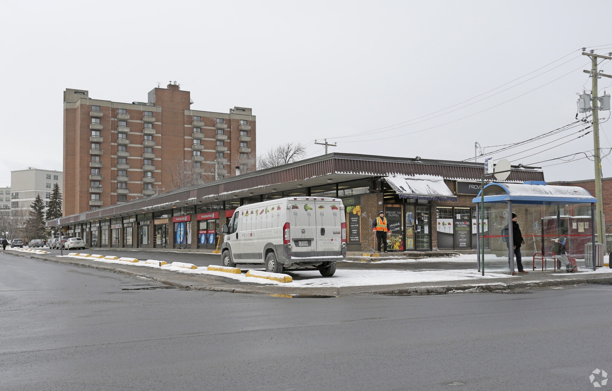 5753-5781 Av Caldwell, Montréal, QC à louer Photo principale– Image 1 sur 3