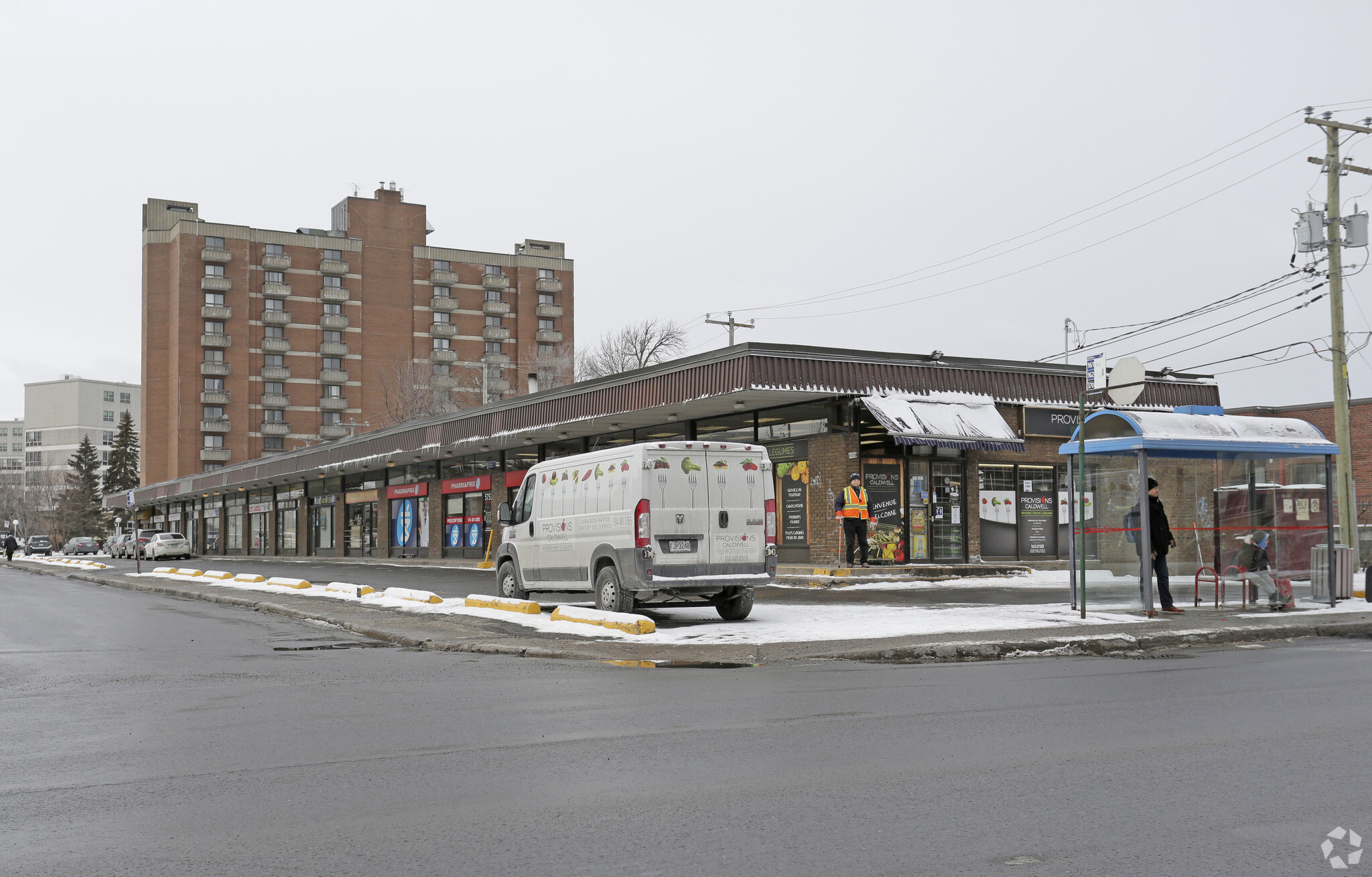 5753-5781 Av Caldwell, Montréal, QC à louer Photo principale– Image 1 sur 3