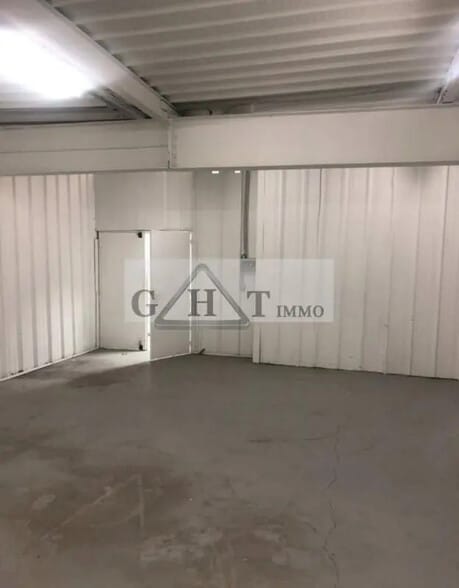 Industriel/Logistique dans Villeneuve-la-Garenne à louer - Photo intérieure – Image 1 sur 4