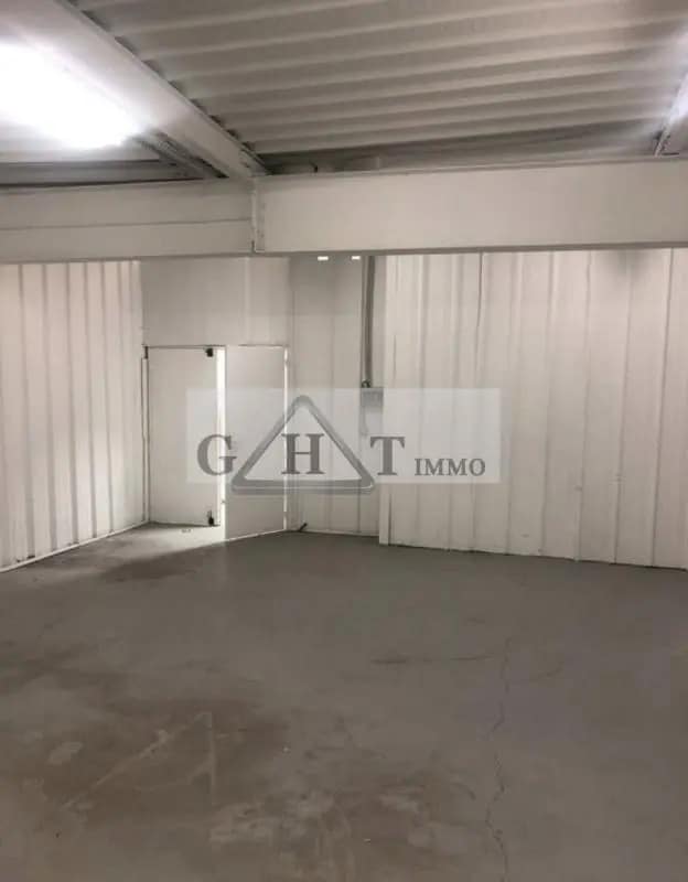 Industriel/Logistique dans Villeneuve-la-Garenne à louer Photo intérieure– Image 1 sur 5