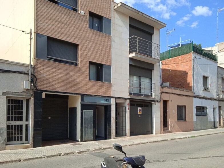 Immeuble residentiel dans Terrassa, Barcelona à vendre - Photo principale – Image 1 sur 1