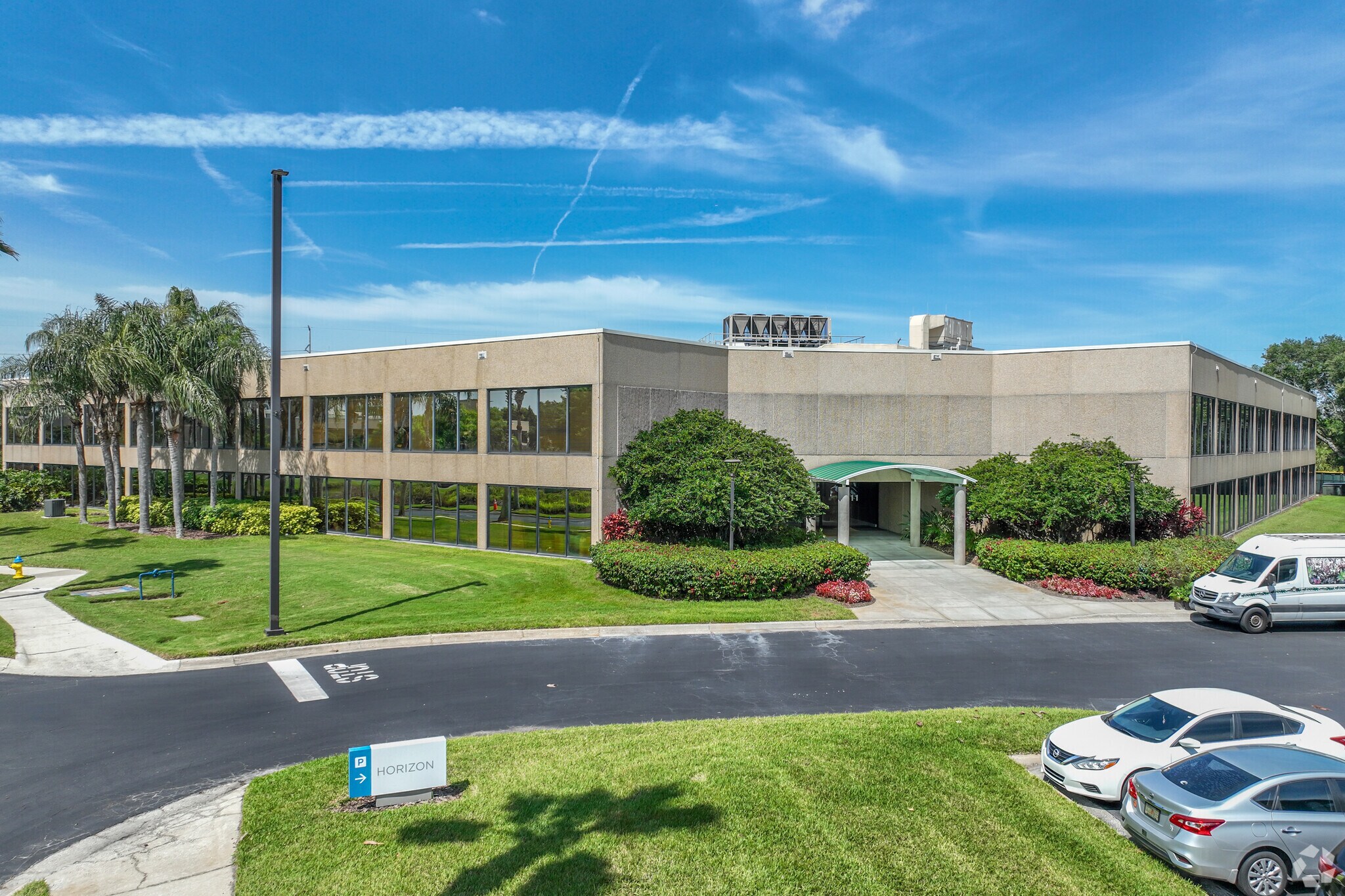 4511 N Himes Ave, Tampa, FL à louer Photo de l’immeuble– Image 1 sur 17